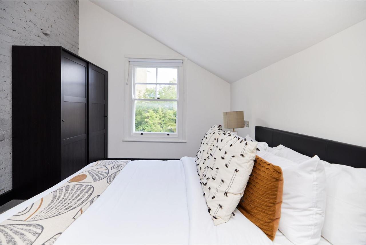 Appartamento The Battersea Crib - Dazzling 3bdr Flat With Garden Londra