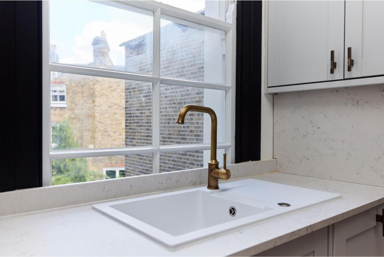 Appartamento The Battersea Crib - Dazzling 3bdr Flat With Garden Londra